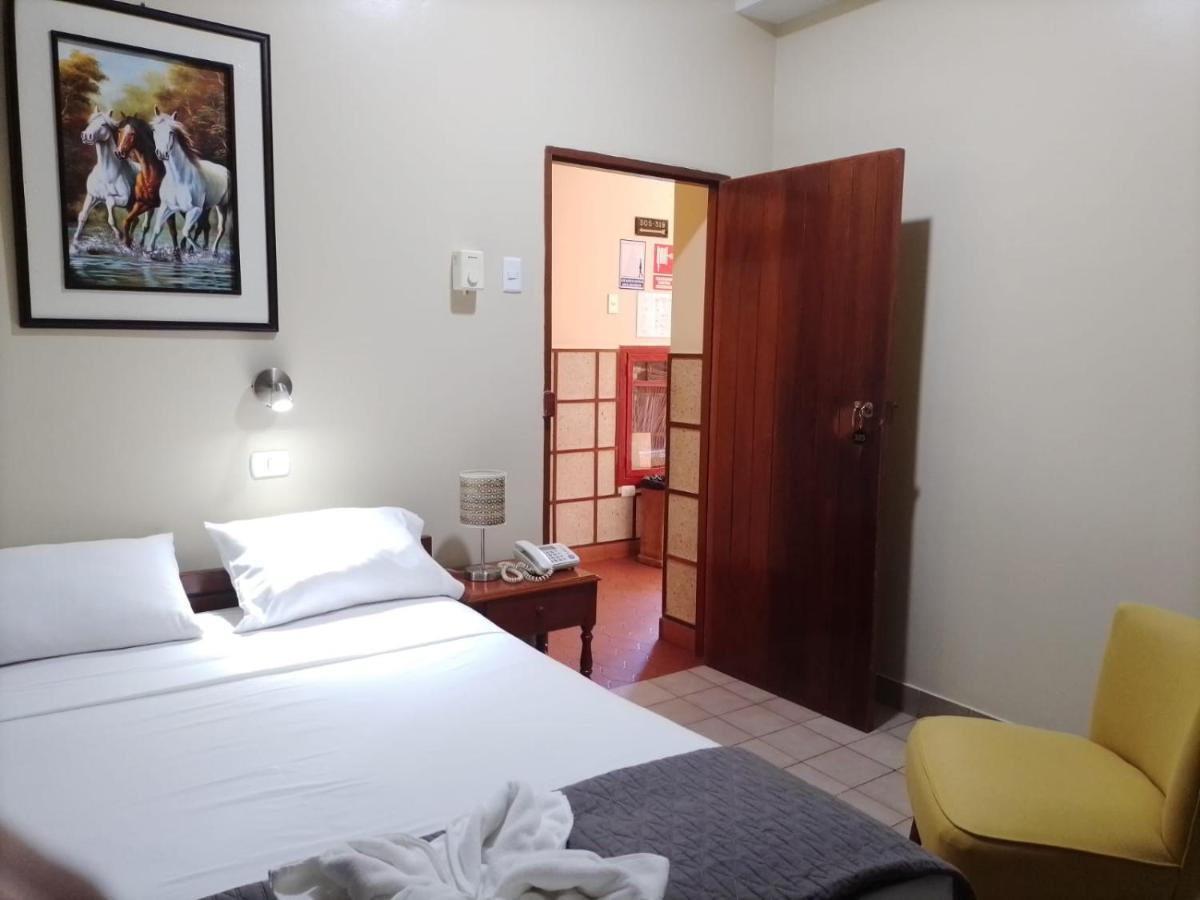 El Virrey Hospedaje Pucallpa Εξωτερικό φωτογραφία